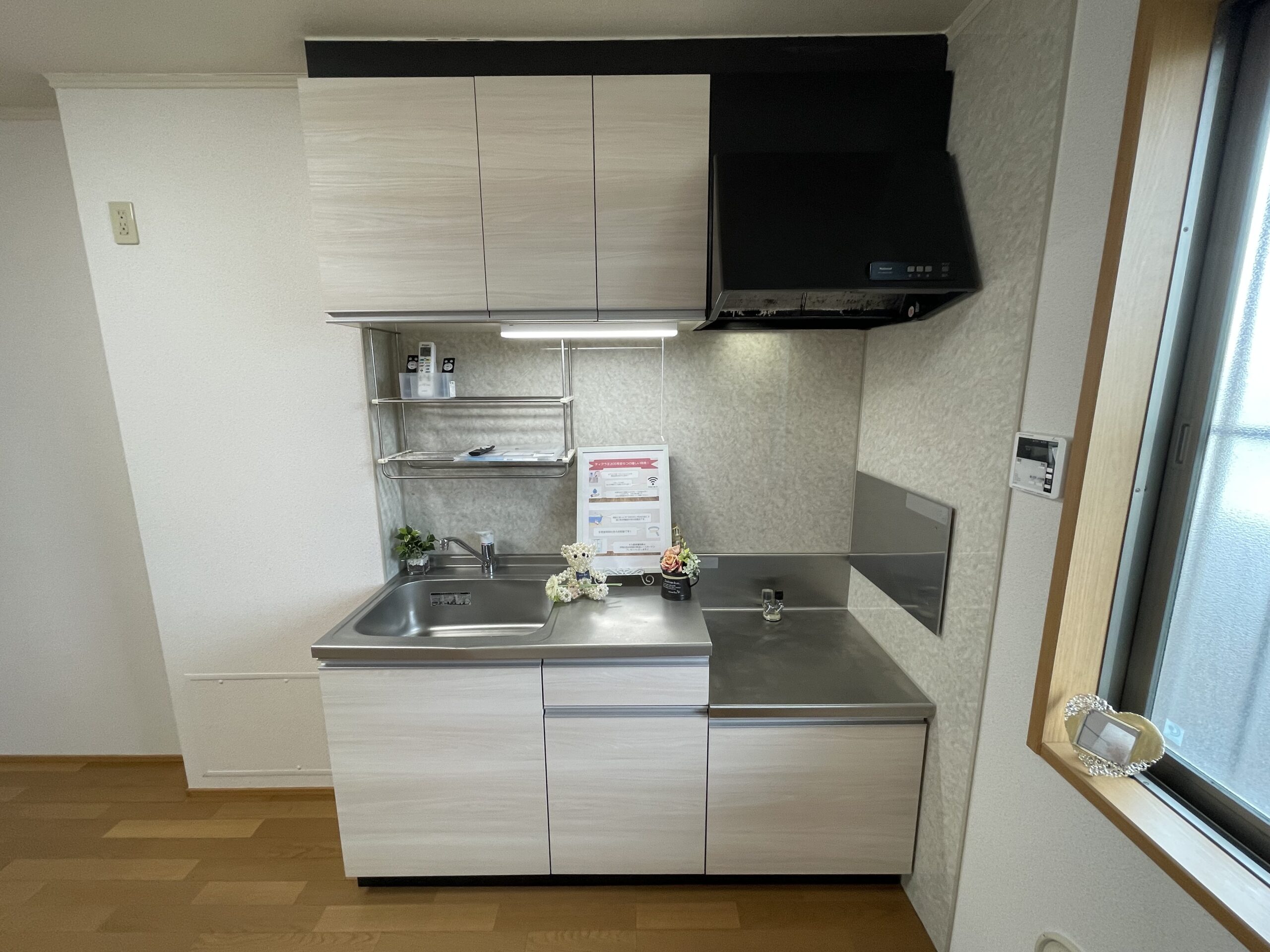 シャッターつきで安心！2F設備充実2DK♪