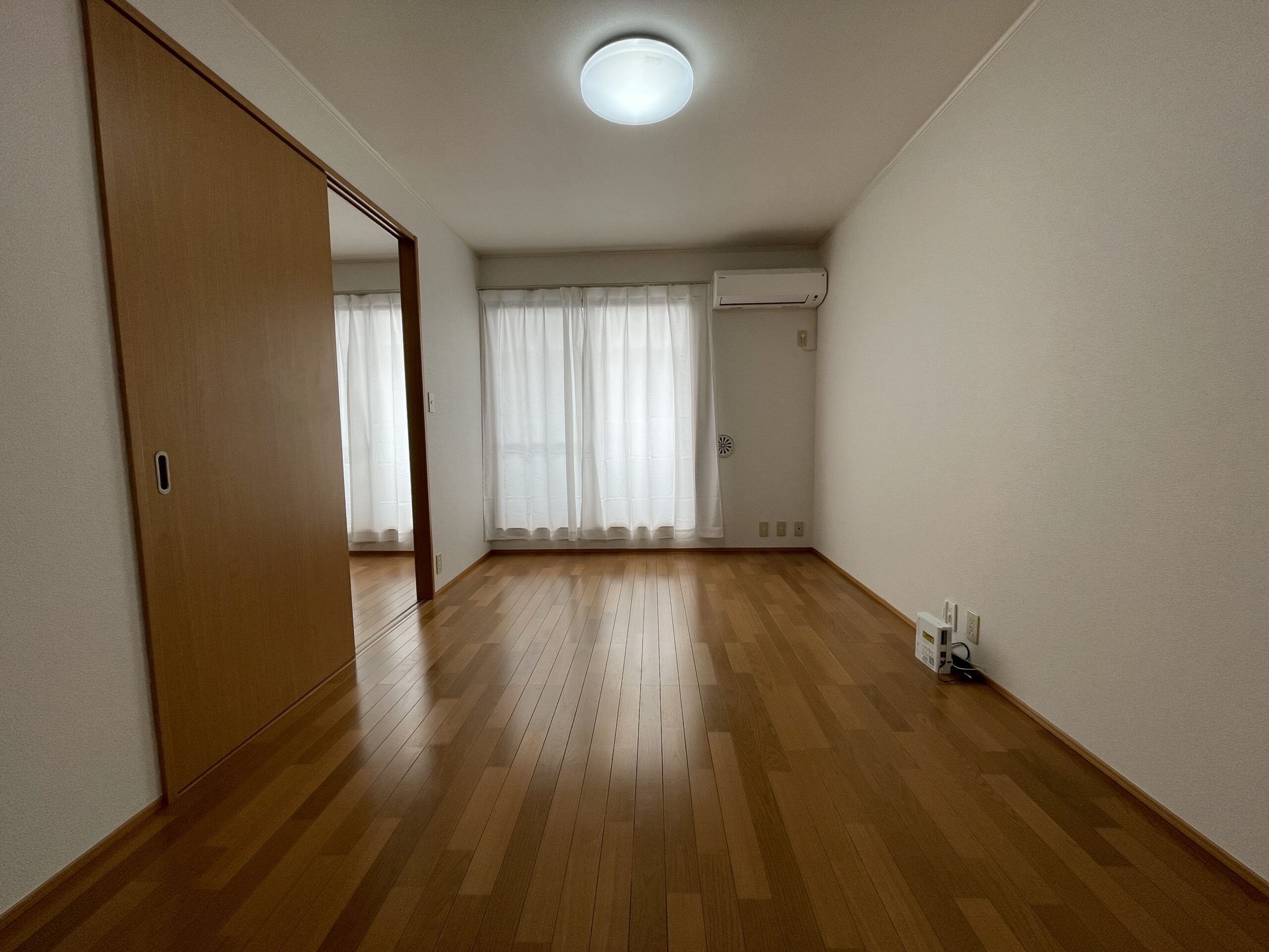 シャッターつきで安心！2F設備充実2DK♪