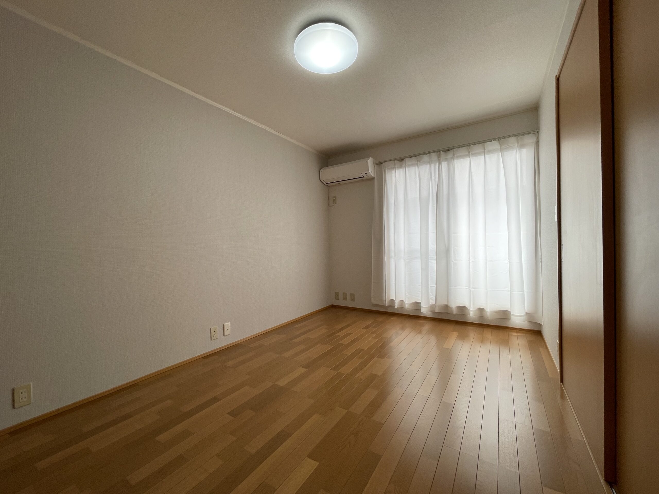 シャッターつきで安心！2F設備充実2DK♪