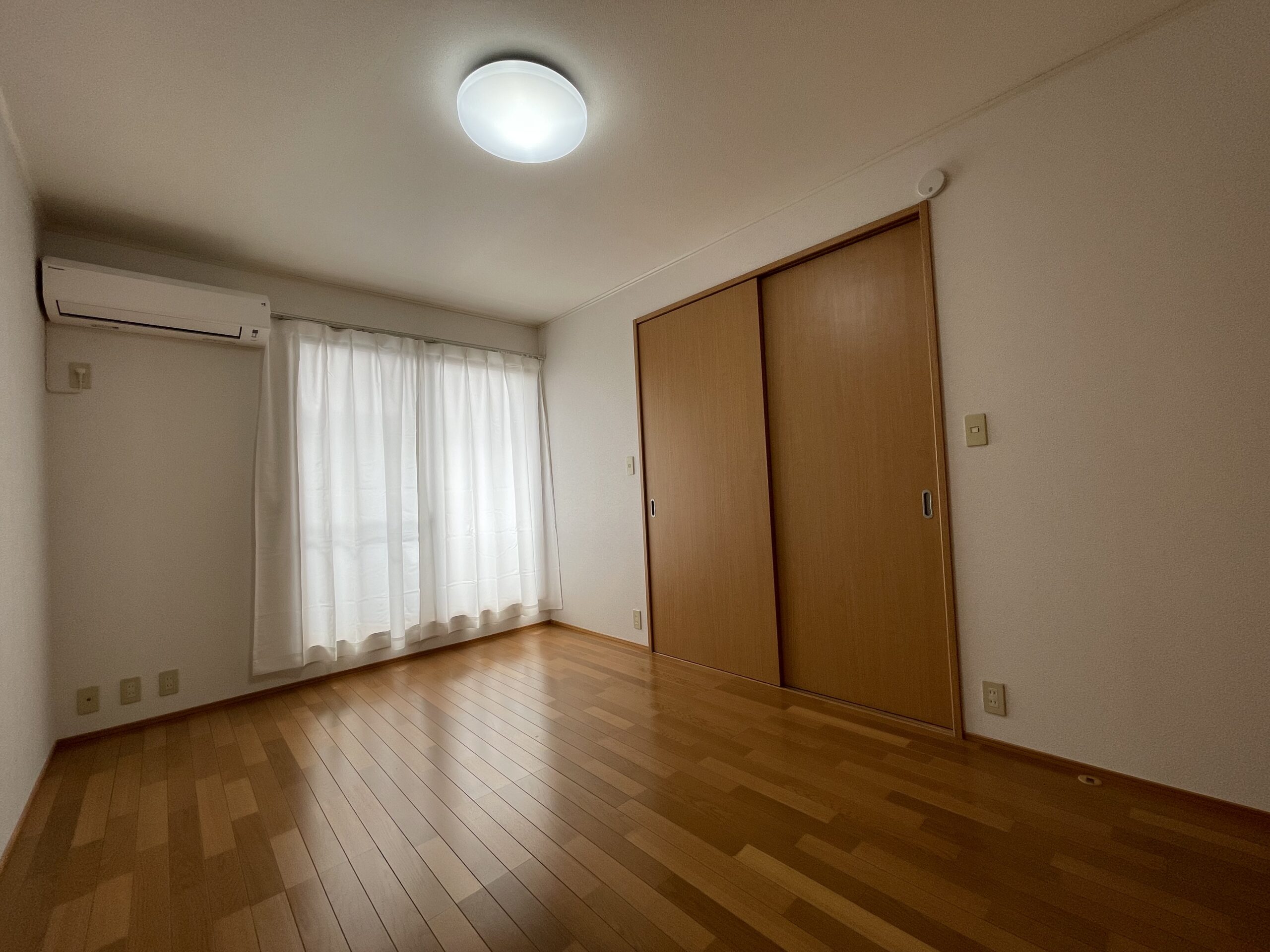 シャッターつきで安心！2F設備充実2DK♪